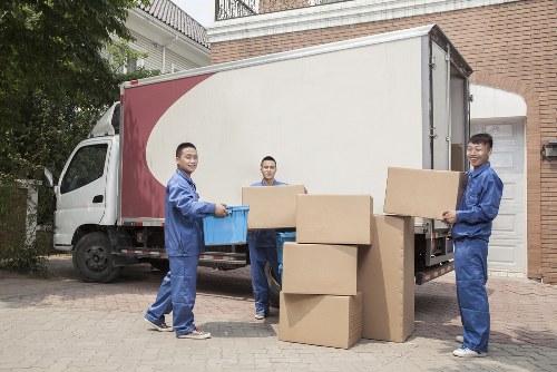 Professional flat removals planning in Newbarnet