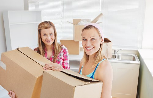 Moving boxes and furniture for a Newbarnet apartment